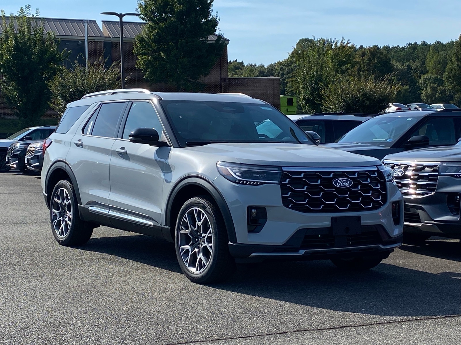 New 2027 Ford Explorer Platinum SUV