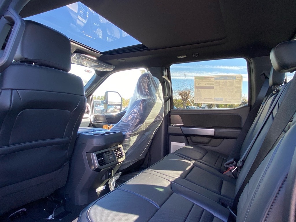 2026 Ford F-250 Super Duty Platinum - Photo 15