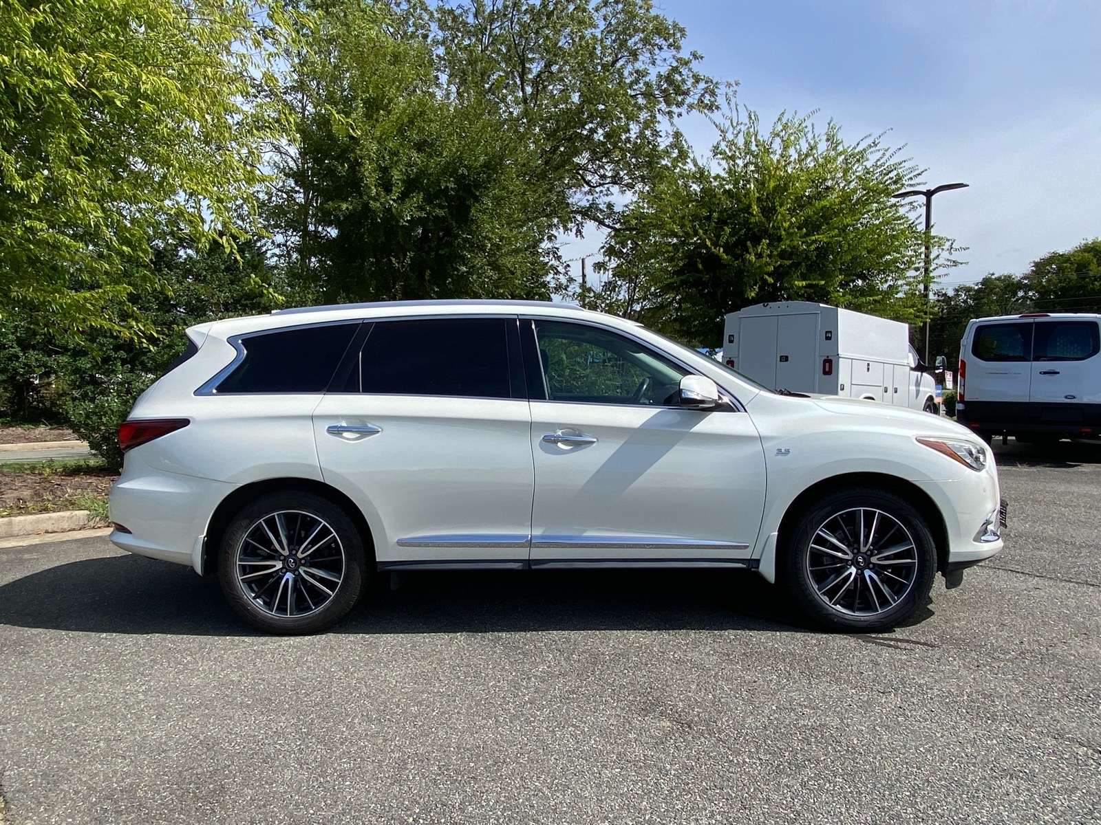 Used 2018 INFINITI QX60 4DR FWD SUV