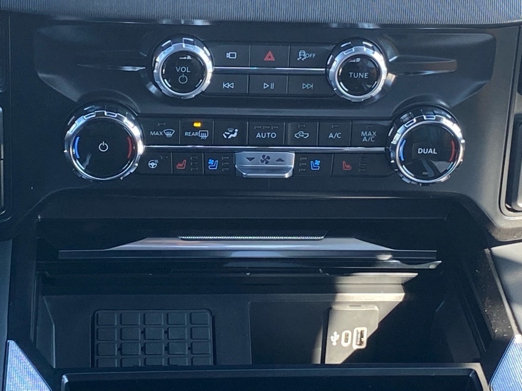 2026 Ford F-250 Super Duty Platinum - Photo 9
