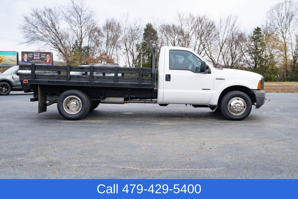 2005 Ford F-350 Super Duty Chassis Cab XL - Photo 7