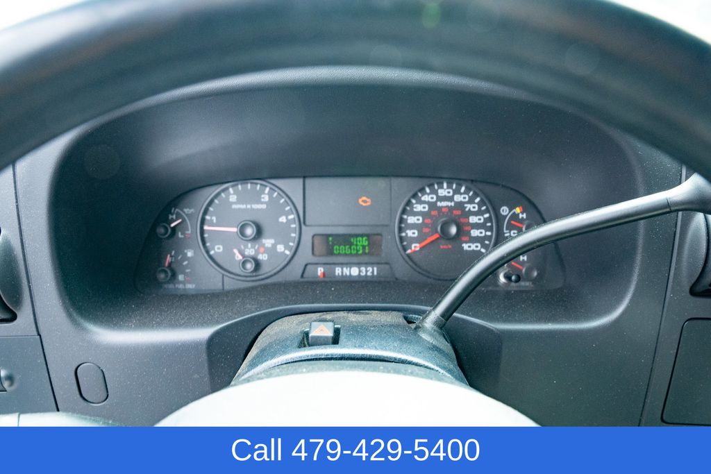 2005 Ford F-350 Super Duty Chassis Cab XL - Photo 16