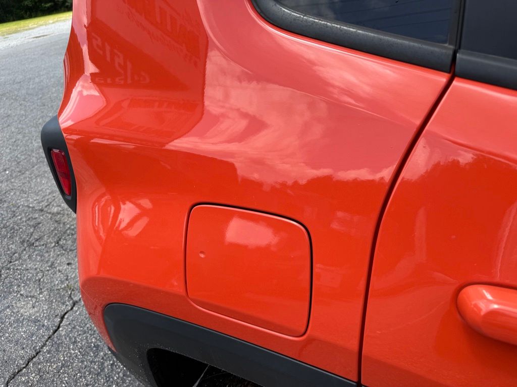 2017 Jeep Renegade Altitude Package - Photo 18