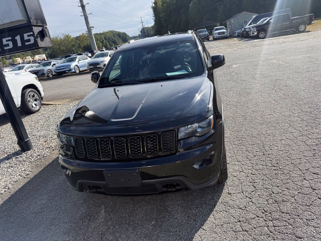 Used 2019 Jeep Grand Cherokee Laredo SUV