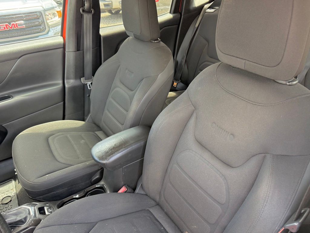 2017 Jeep Renegade Altitude Package - Photo 6