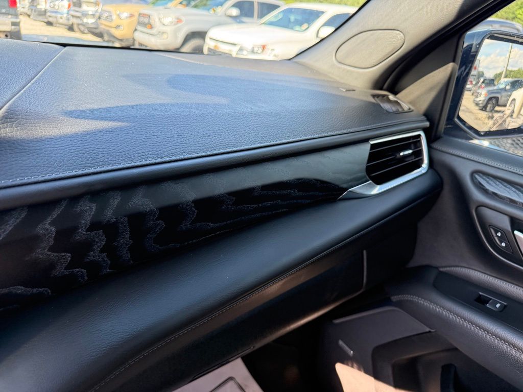 2022 GMC Yukon Denali - Photo 10