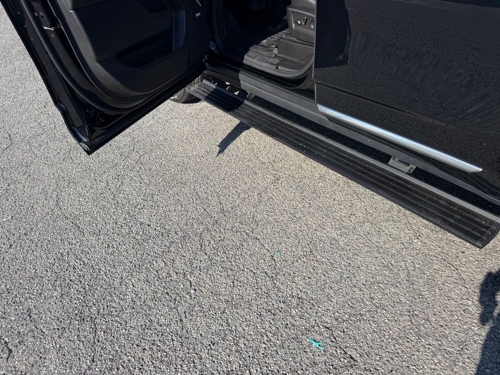 2022 GMC Yukon Denali - Photo 17