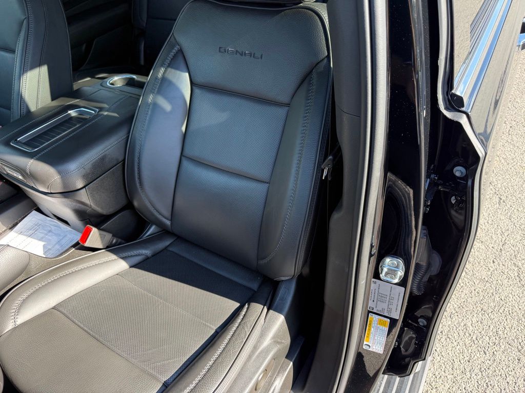 2022 GMC Yukon Denali - Photo 6