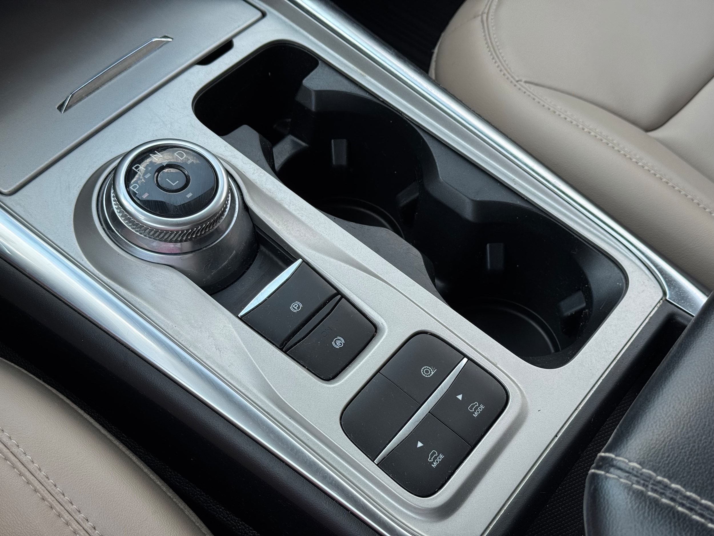 2023 Ford Explorer XLT - Photo 26
