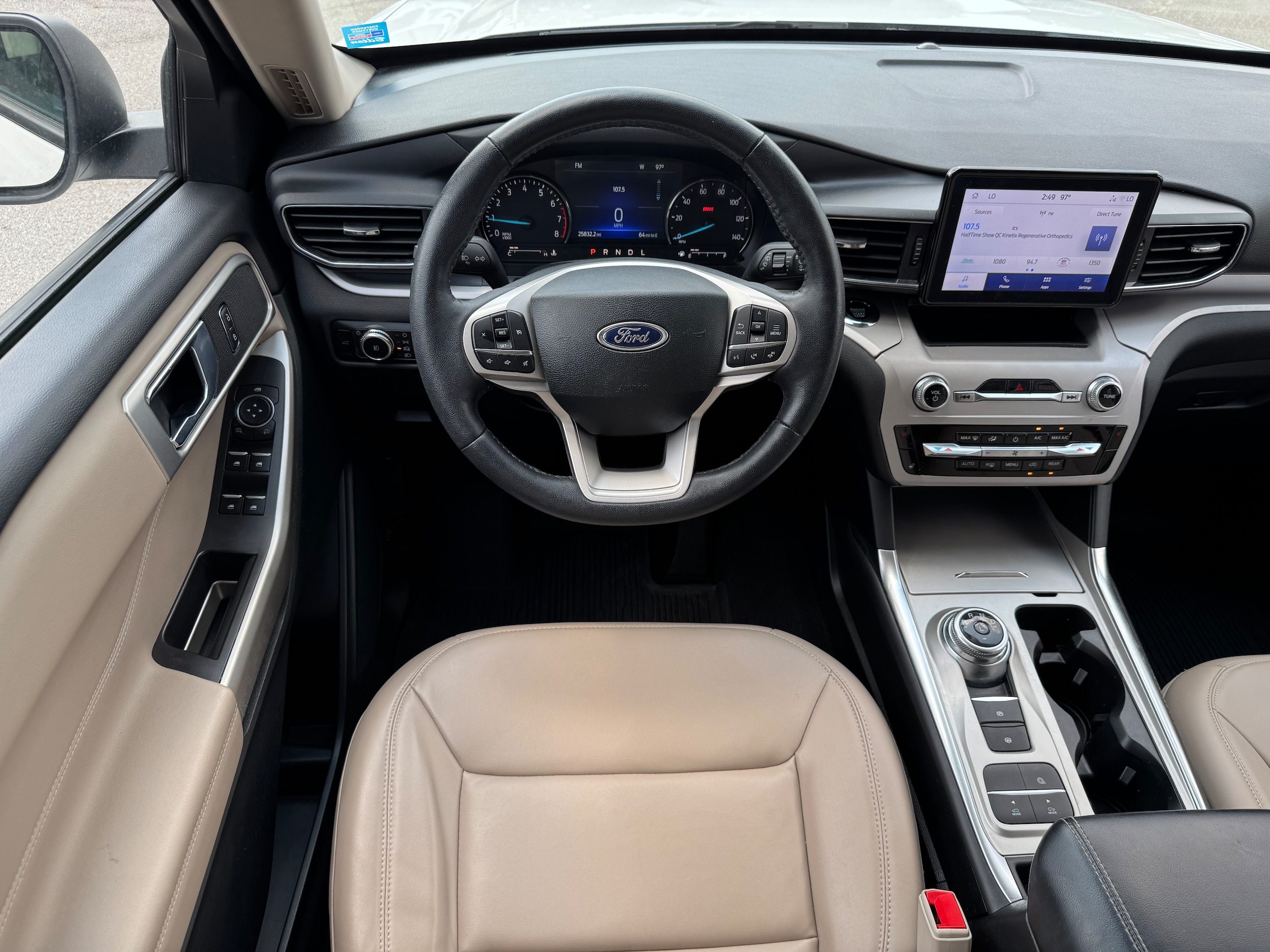 2023 Ford Explorer XLT - Photo 16