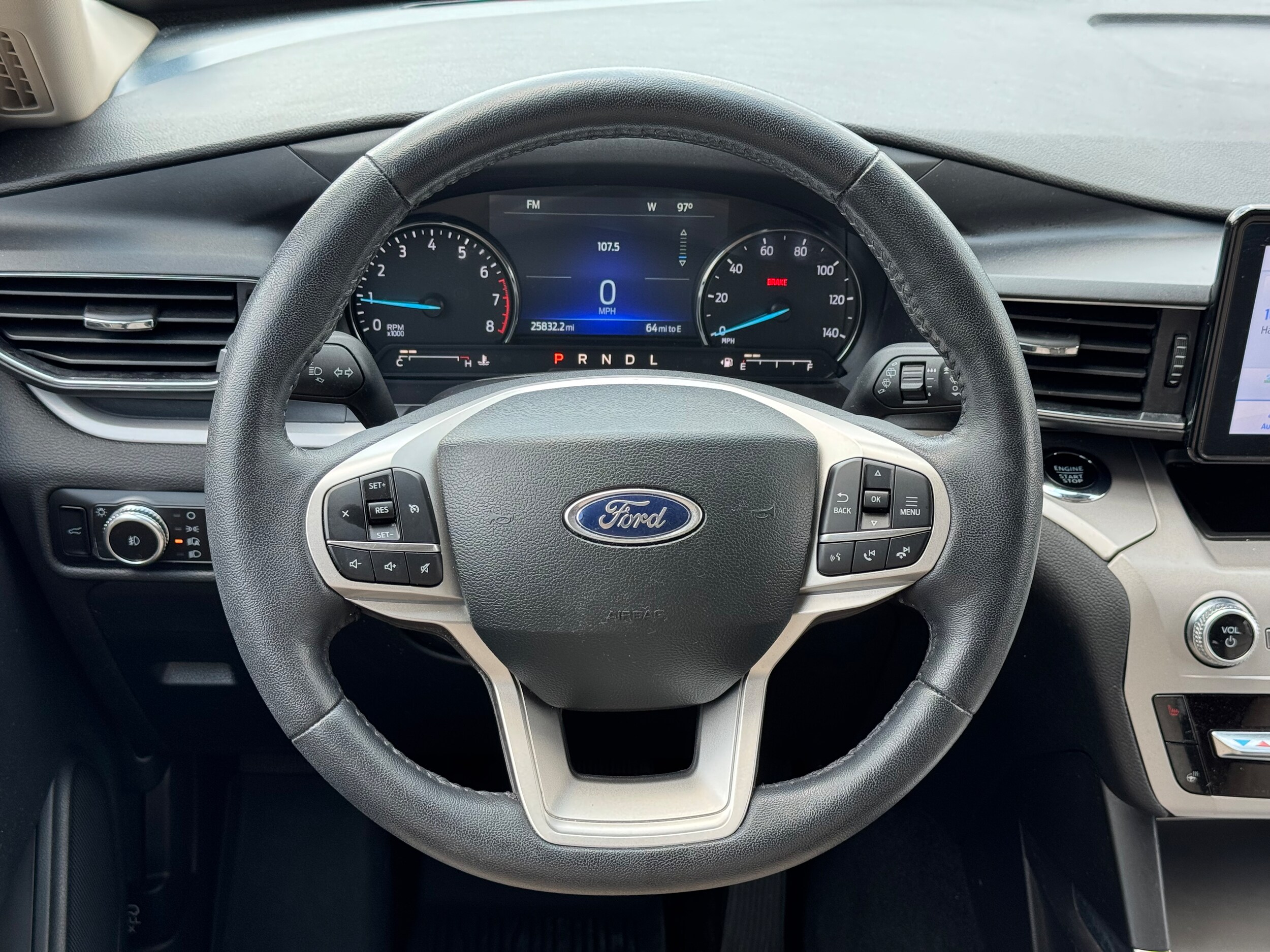 2023 Ford Explorer XLT - Photo 17