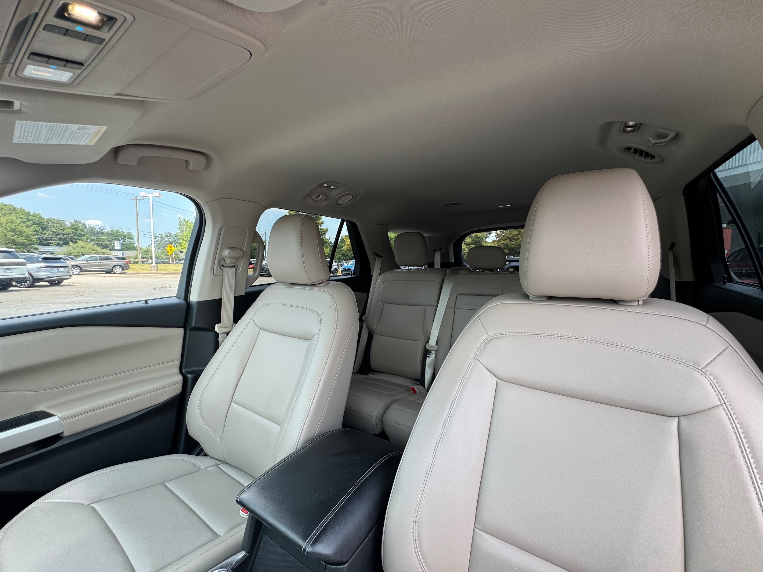 2023 Ford Explorer XLT - Photo 12
