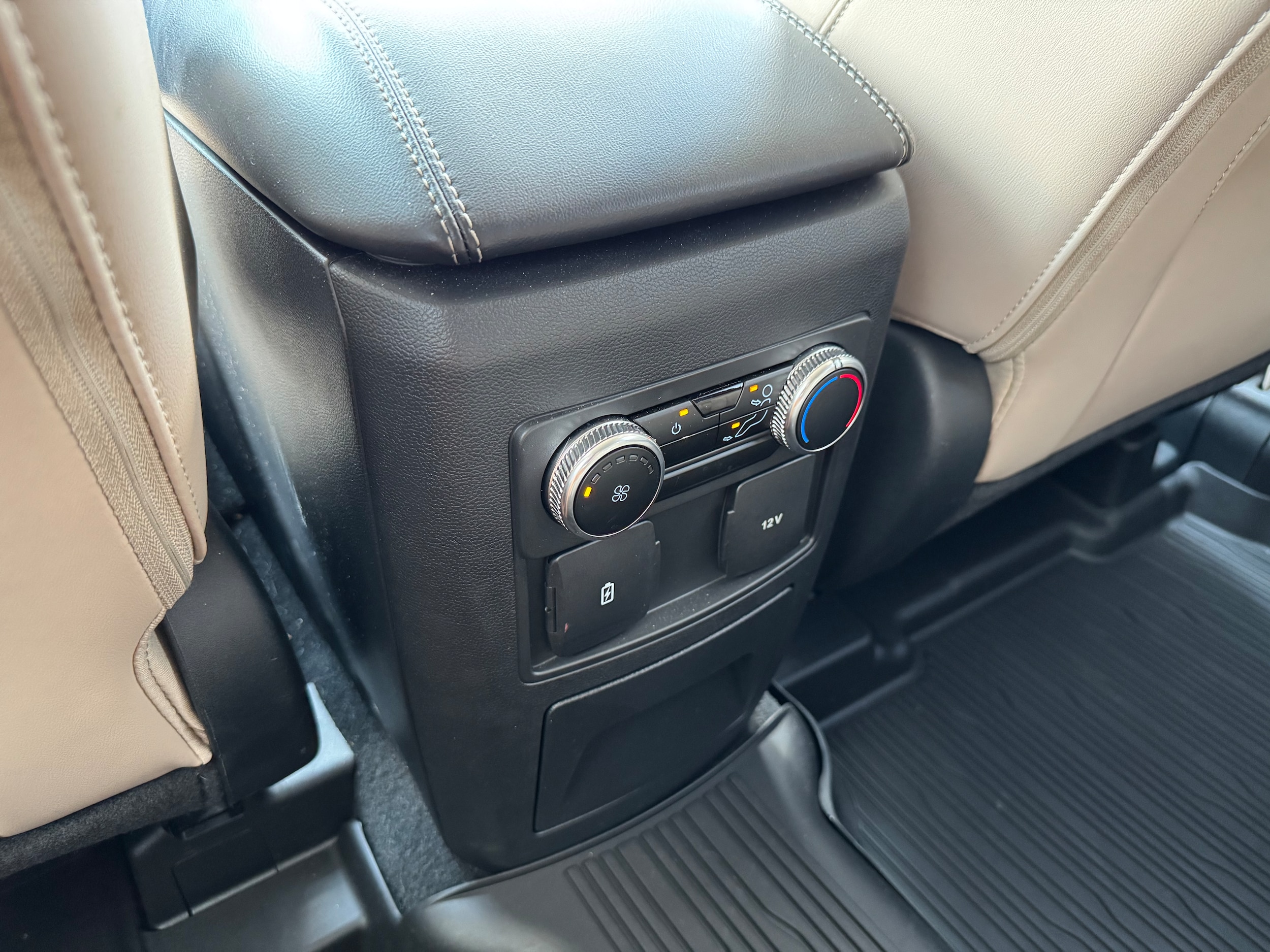 2023 Ford Explorer XLT - Photo 14