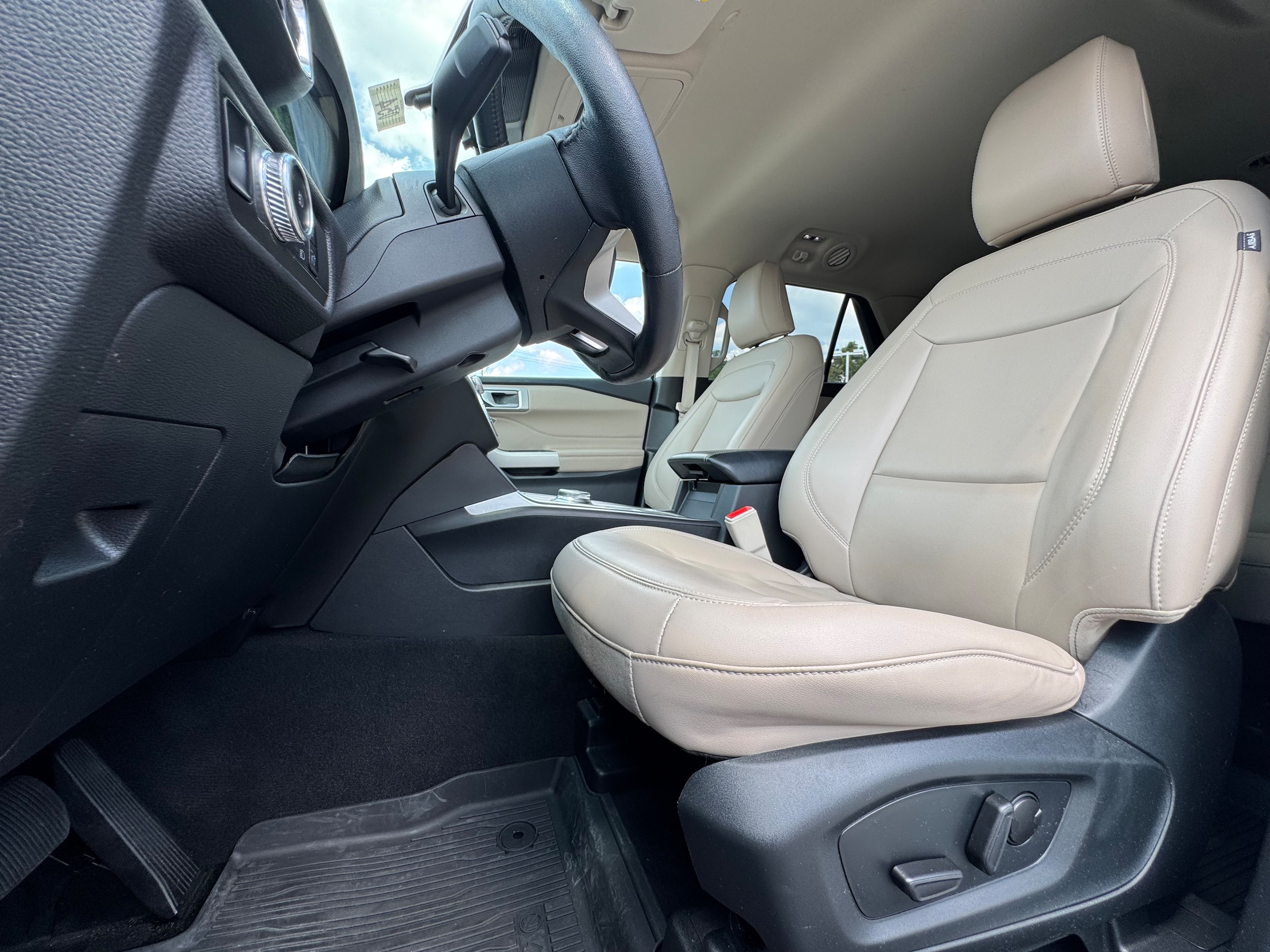 2023 Ford Explorer XLT - Photo 11