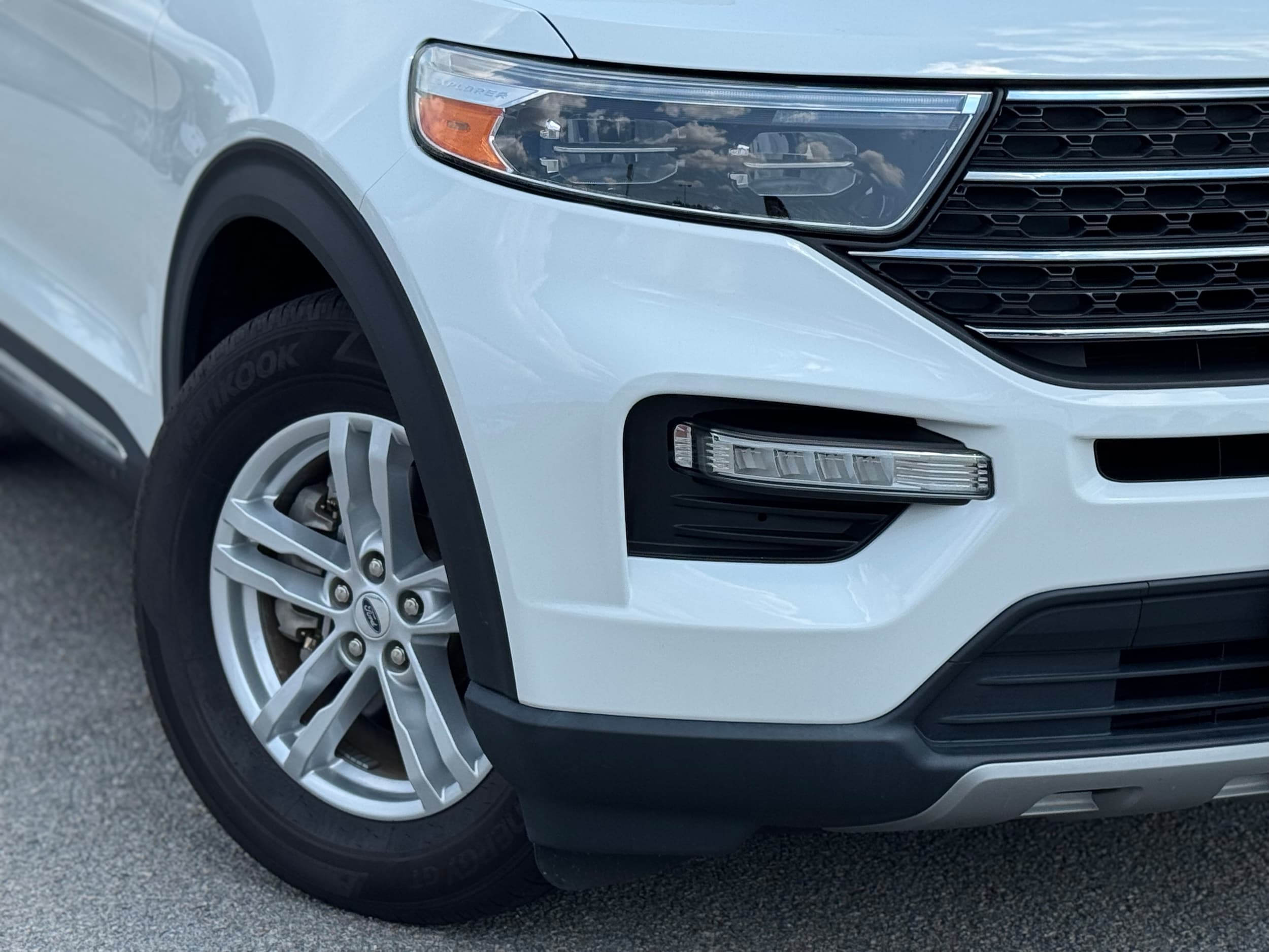 2023 Ford Explorer XLT - Photo 2