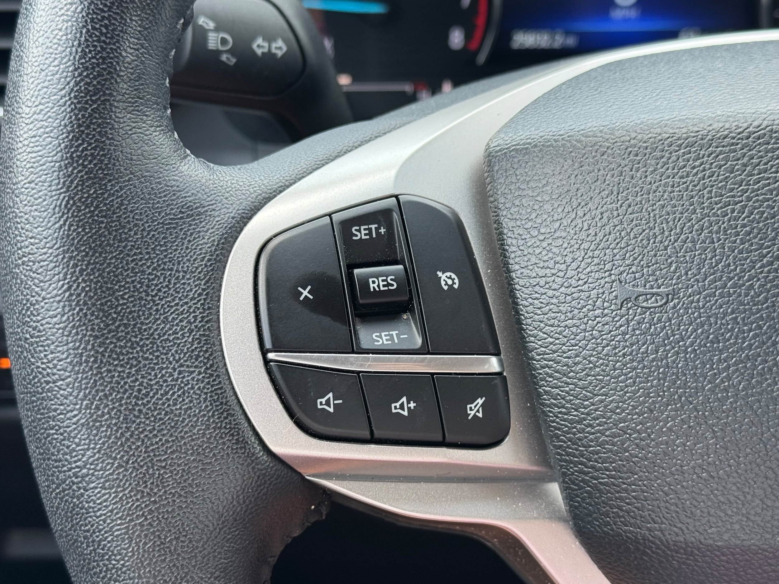 2023 Ford Explorer XLT - Photo 19