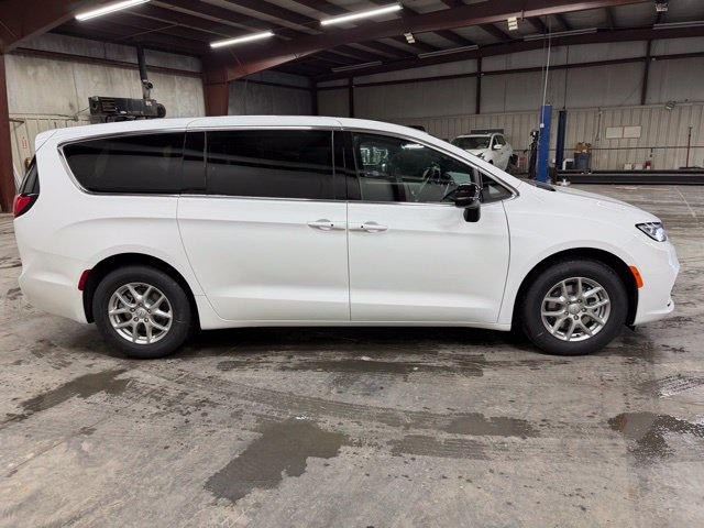 New 2026 Chrysler Pacifica Select Passenger Van