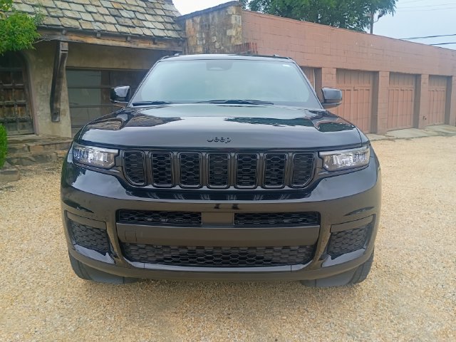 Used 2025 Jeep Grand Cherokee L Laredo SUV