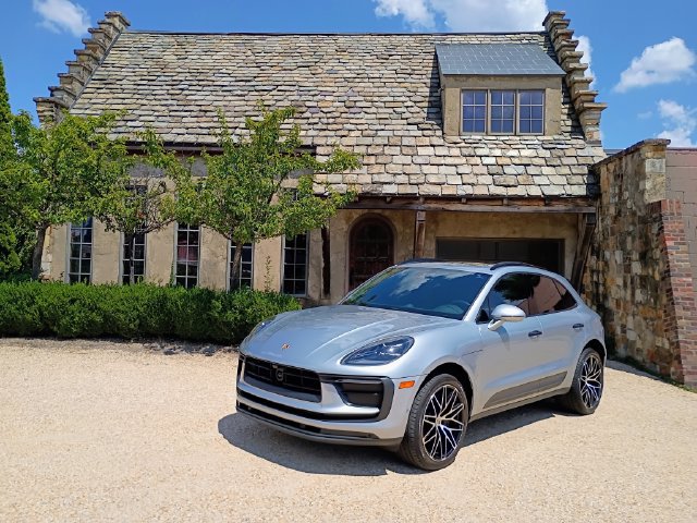 2022 Porsche Macan Base
