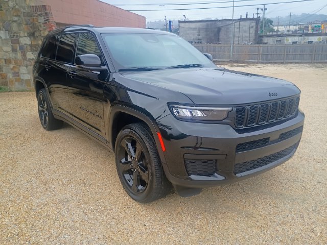 Used 2025 Jeep Grand Cherokee L Laredo SUV
