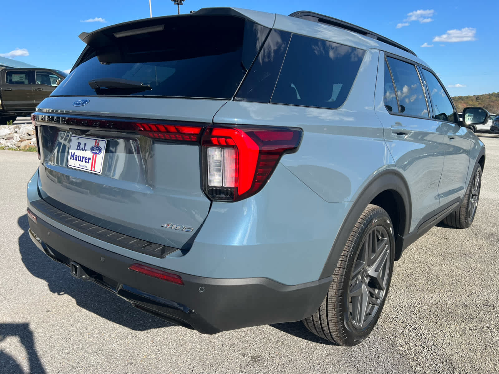 New 2026 Ford Explorer ST-Line 4WD