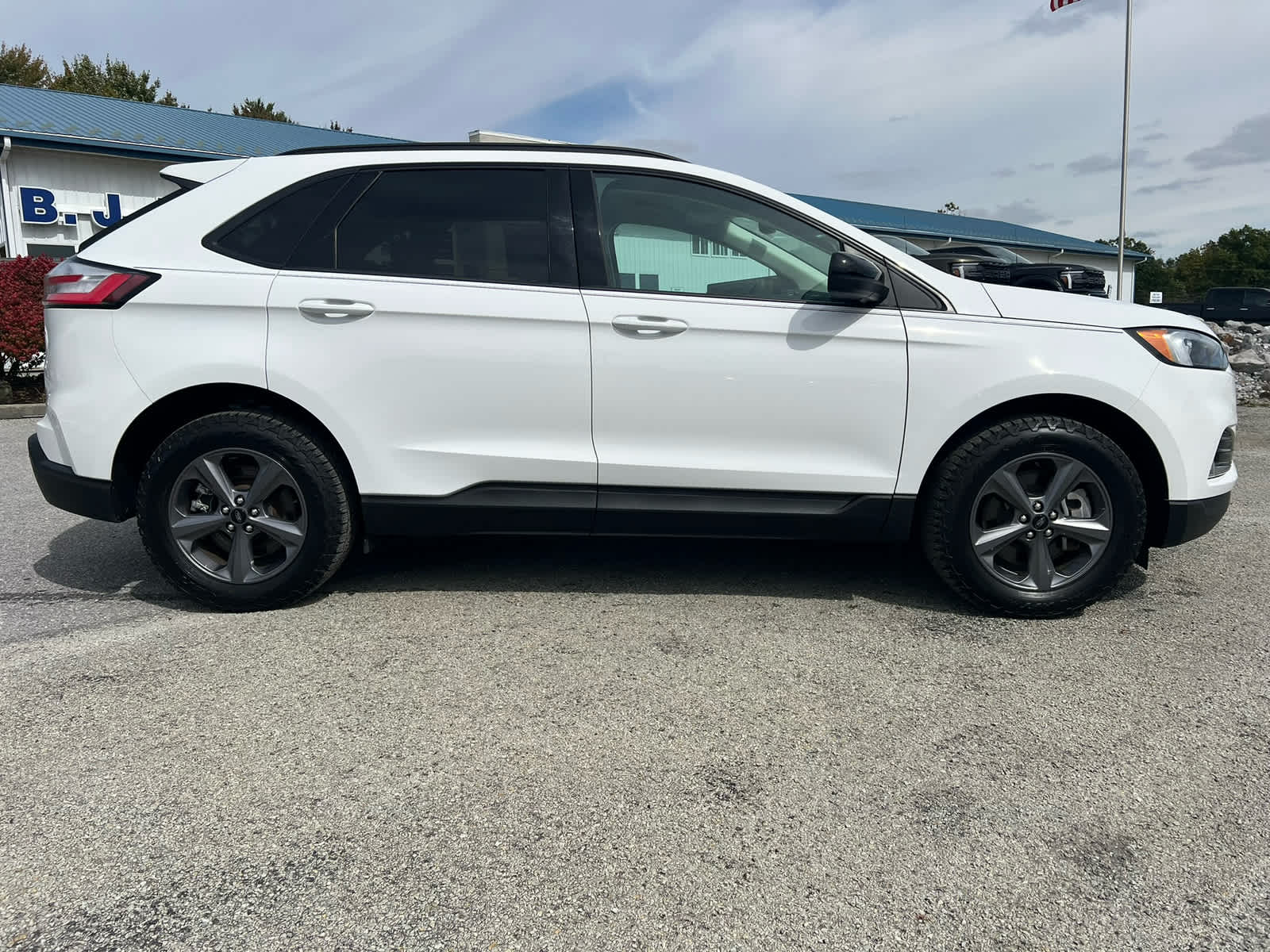 Used 2024 Ford Edge SEL AWD