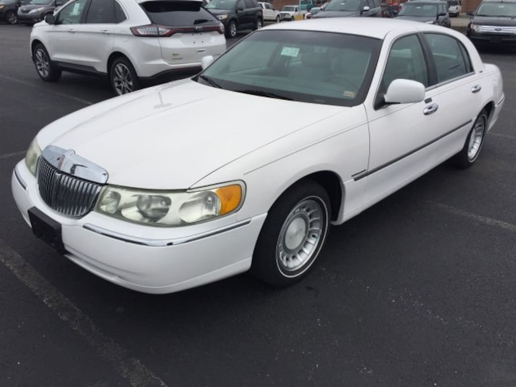 Used 2001 Lincoln Town Car Executive Sedan