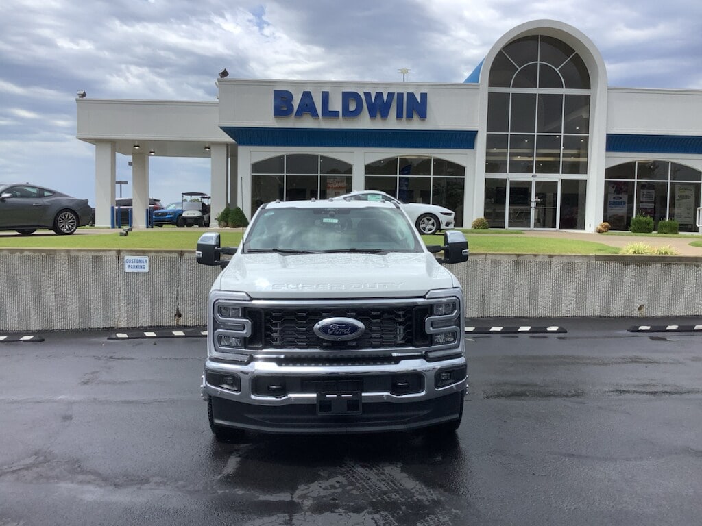 New 2026 Ford F-350 Lariat Truck Crew Cab