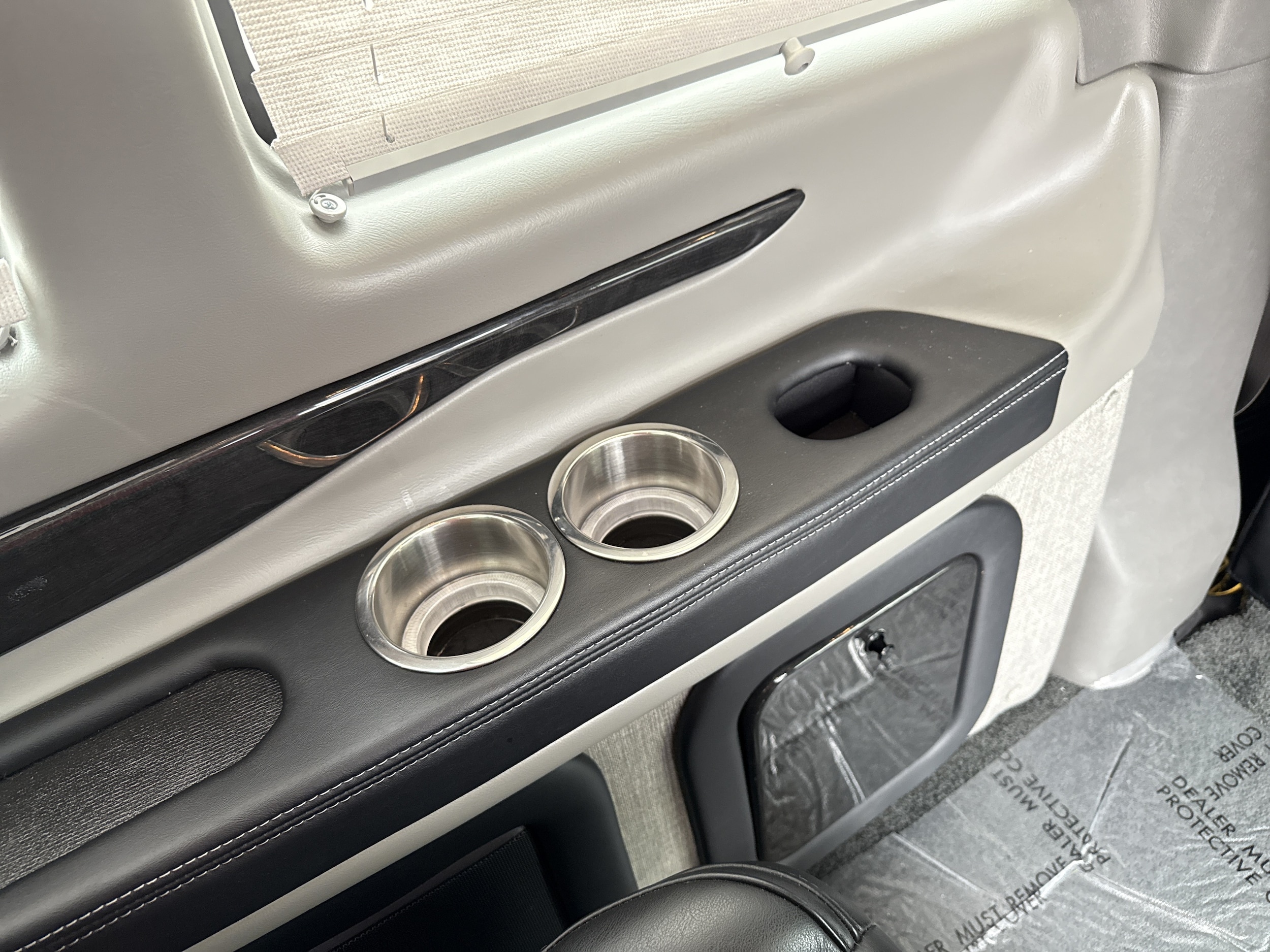 2021 Chevrolet Express Passenger LS - Photo 33