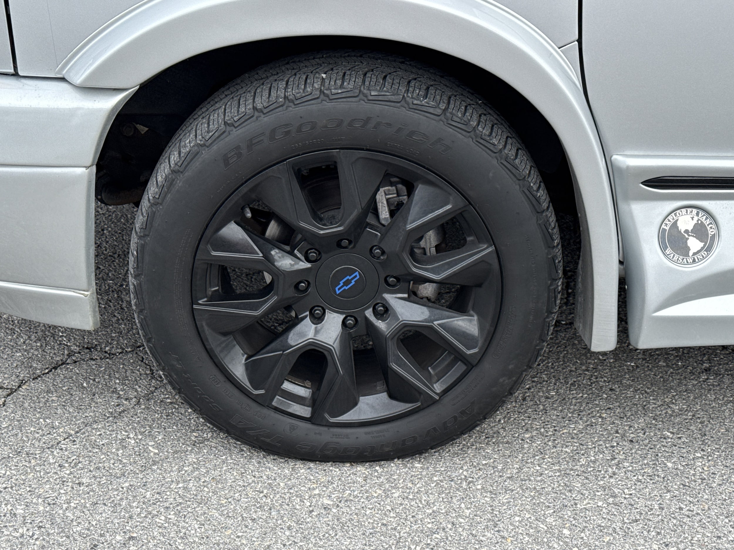 2021 Chevrolet Express Passenger LS - Photo 11