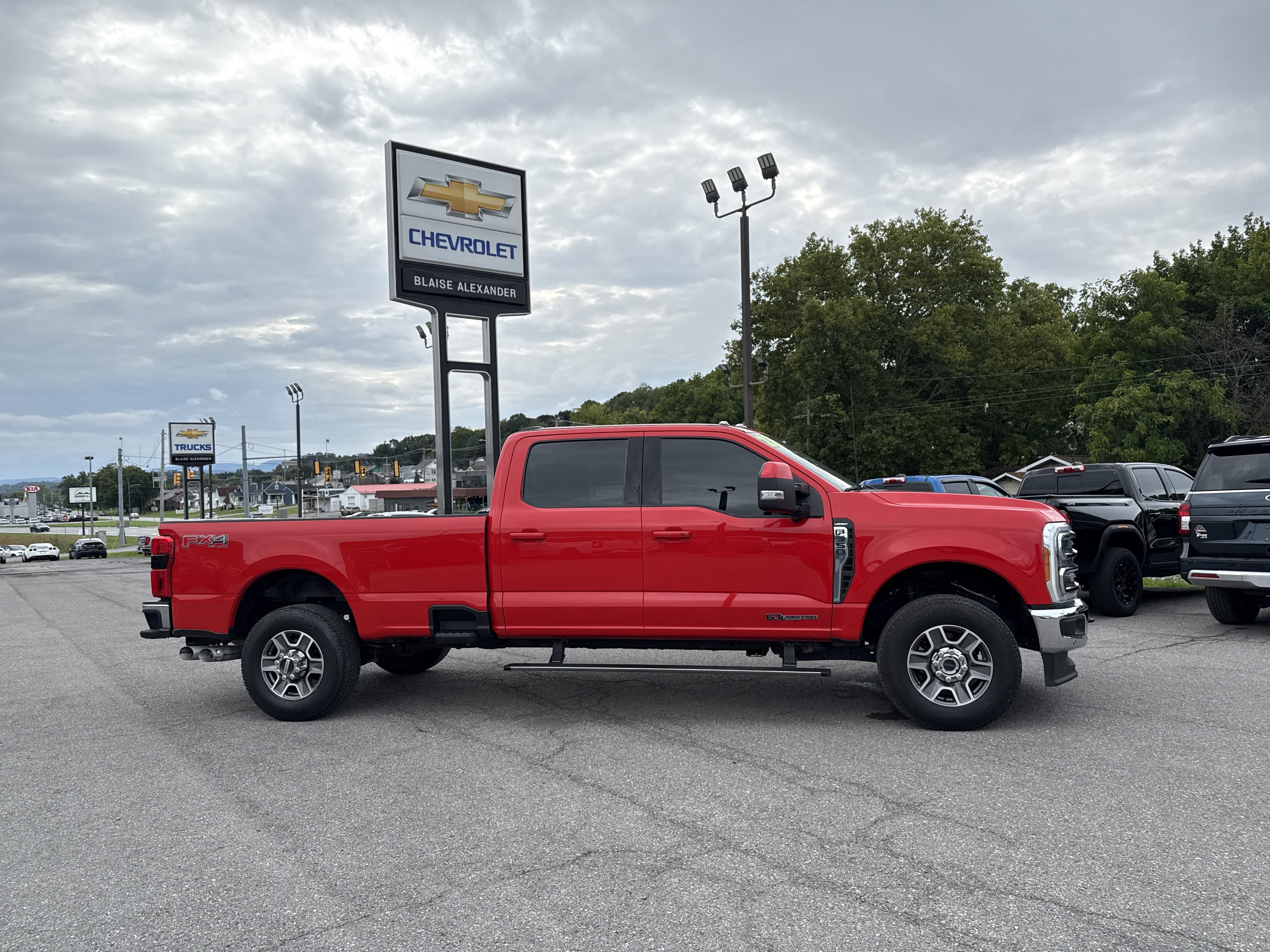Used 2023 Ford Super Duty F-350 SRW XL Truck Crew Cab