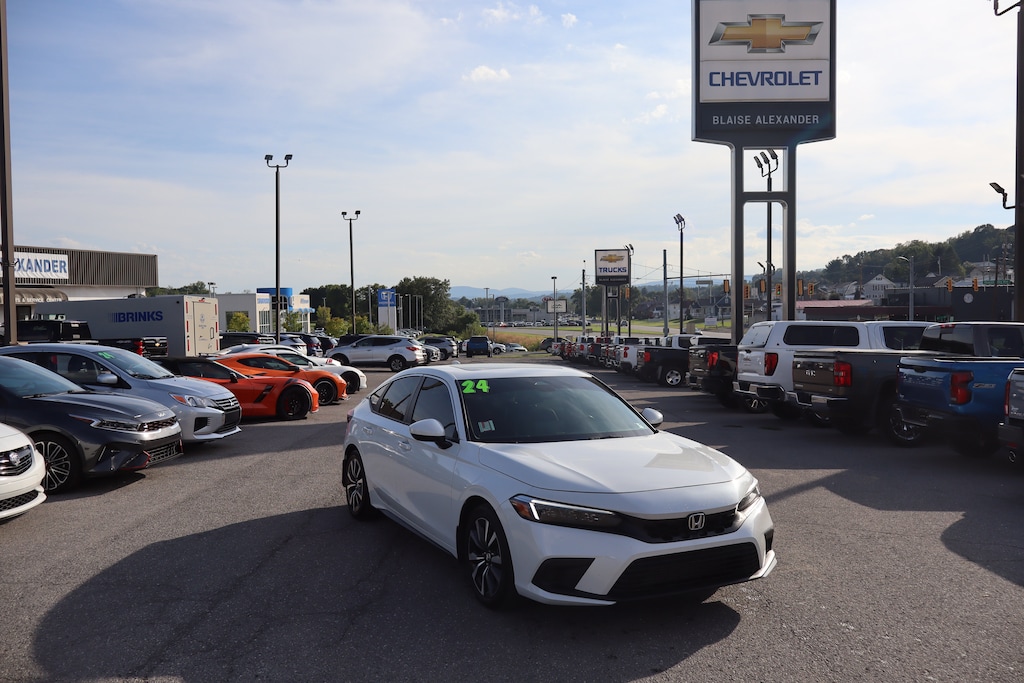 Used 2024 Honda Civic Hatchback EX-L Hatchback