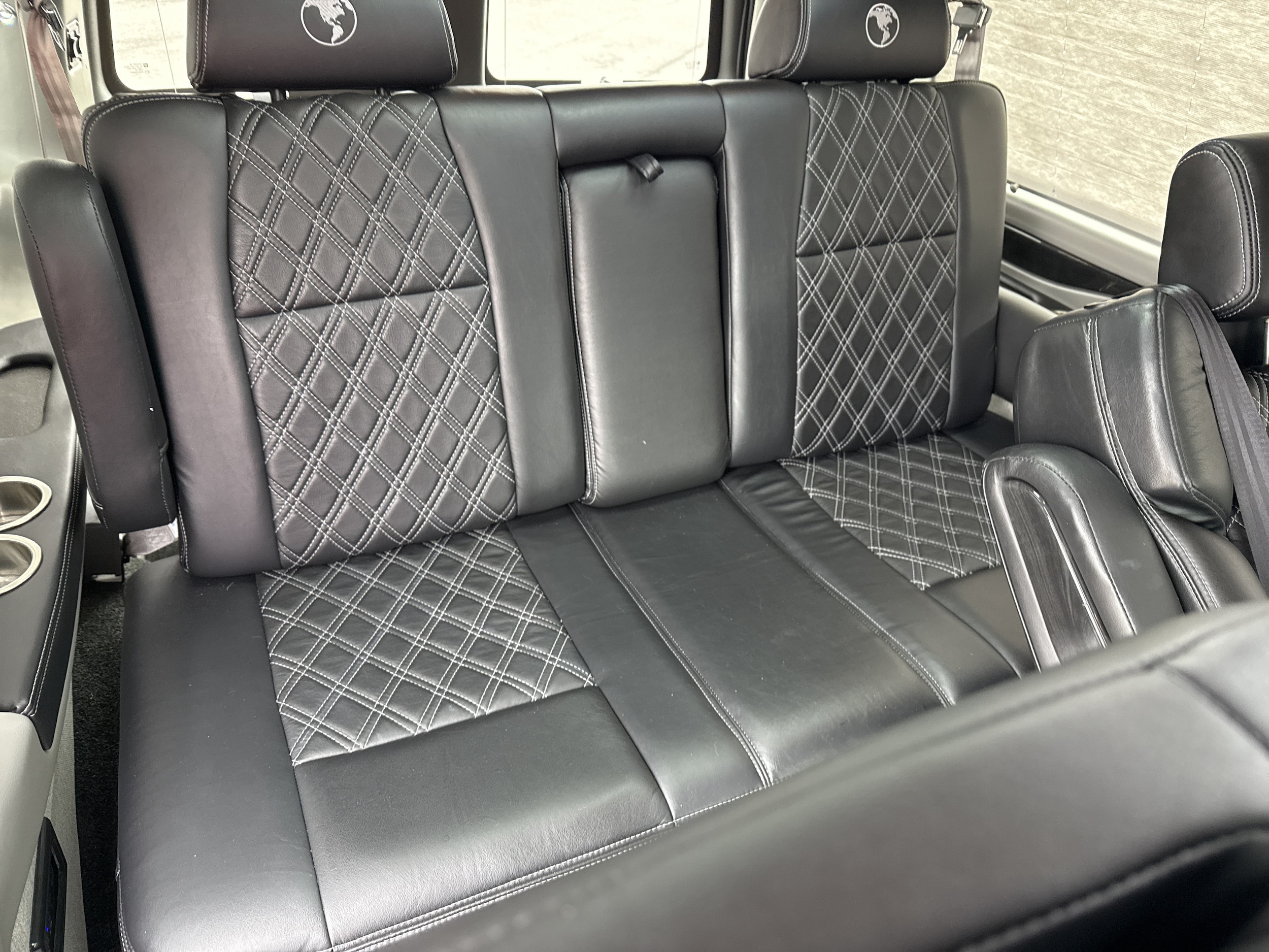 2021 Chevrolet Express Passenger LS - Photo 14
