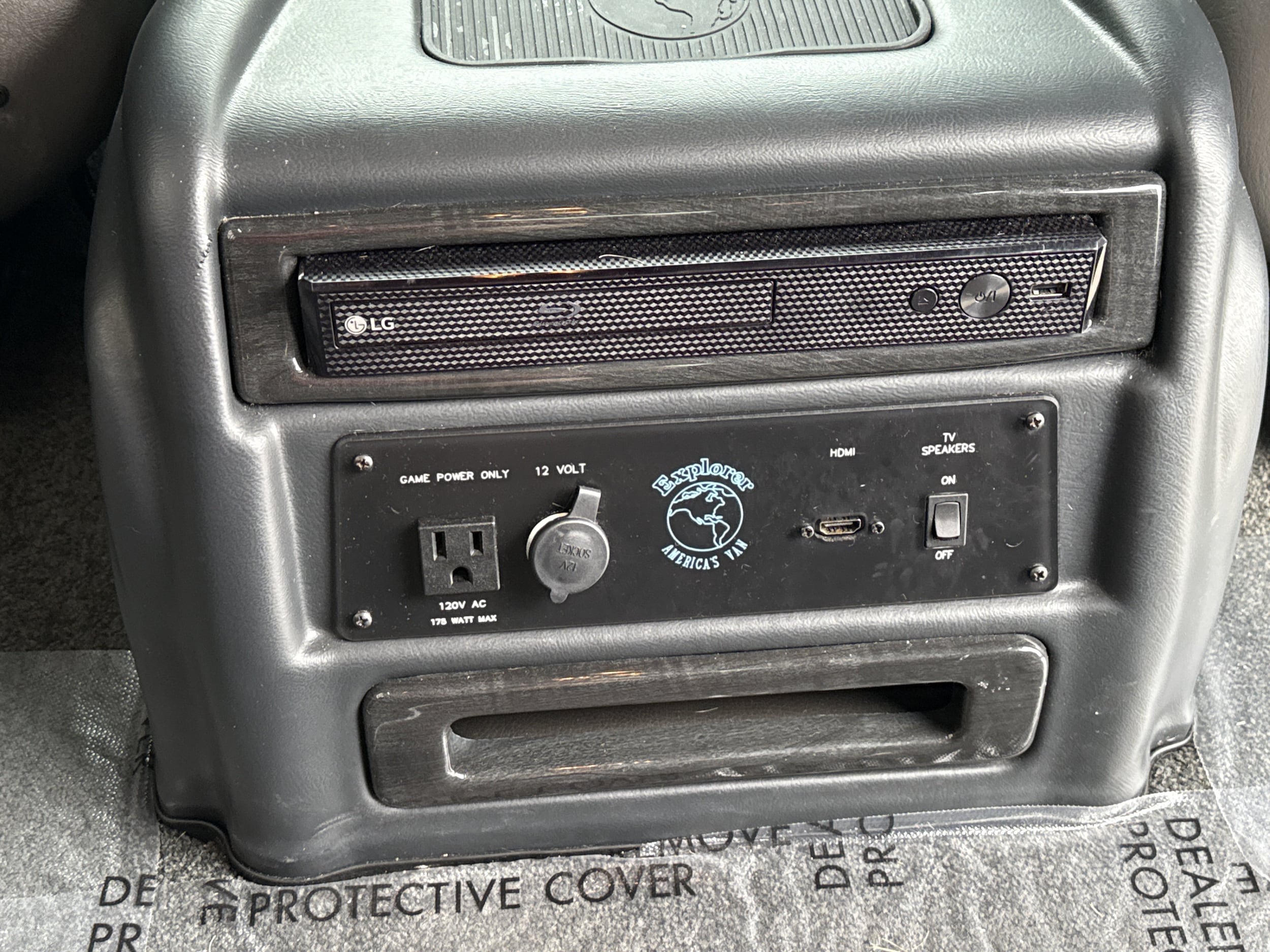 2021 Chevrolet Express Passenger LS - Photo 32