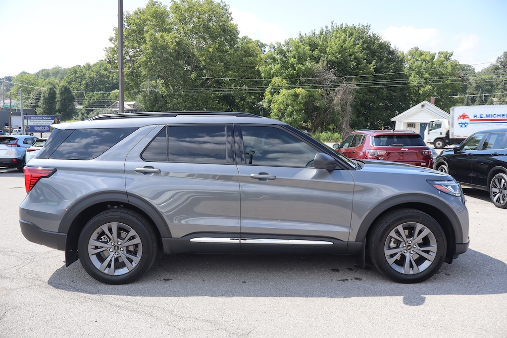 Used 2025 Ford Explorer Active SUV