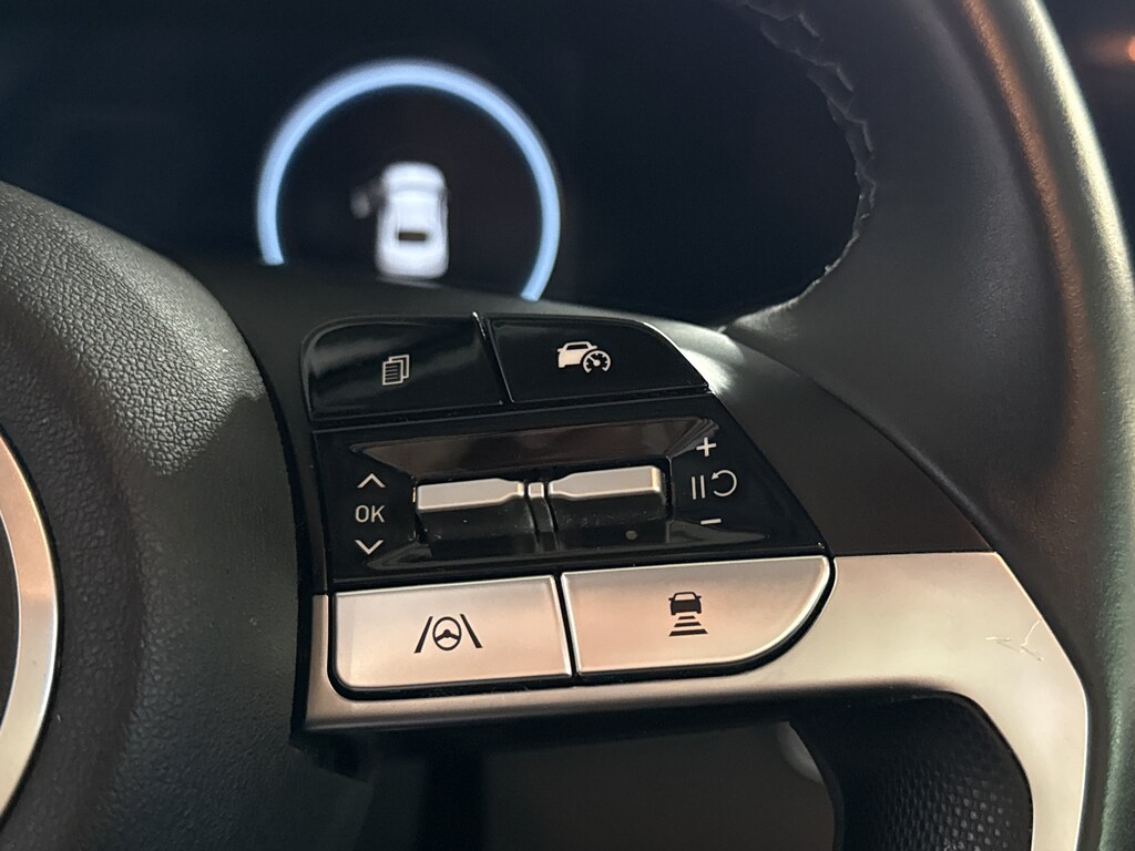 Used 2025 Hyundai Elantra SEL Convenience Sedan