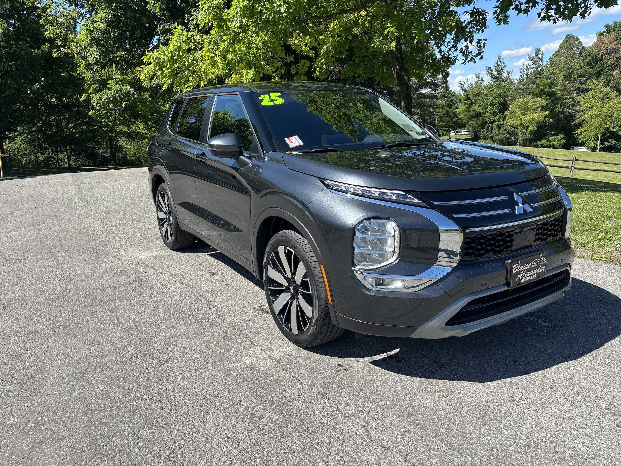 2025 Mitsubishi Outlander