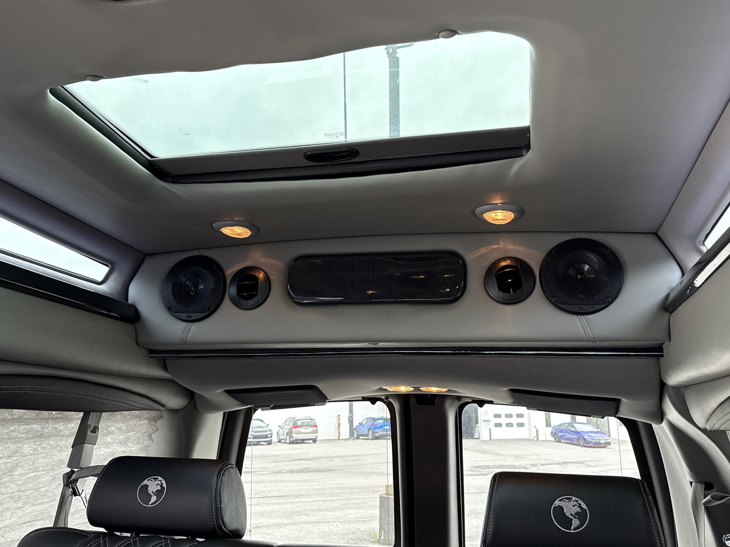 2021 Chevrolet Express Passenger LS - Photo 34
