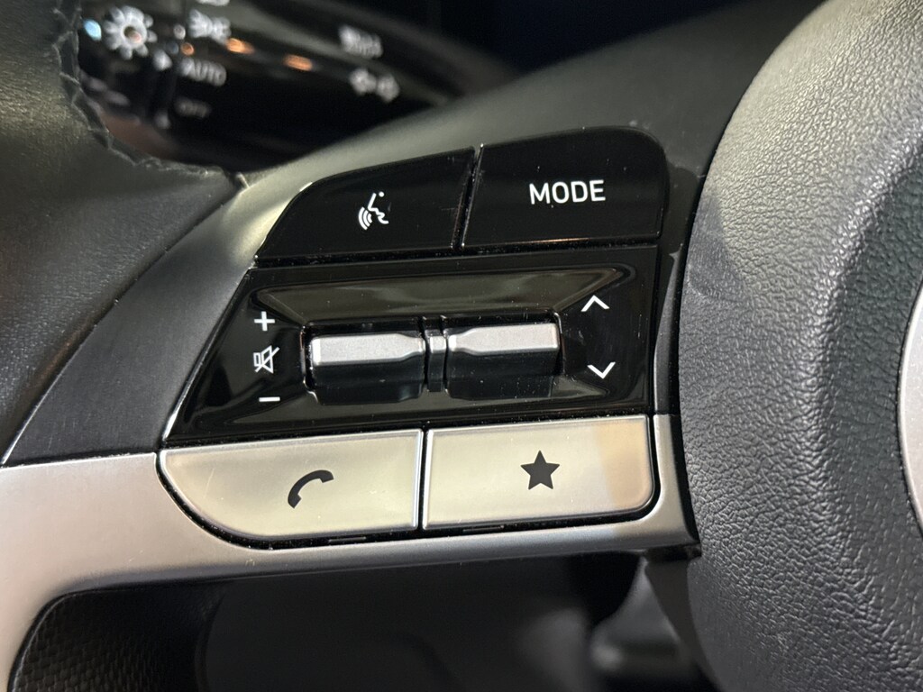 Used 2025 Hyundai Elantra SEL Convenience Sedan