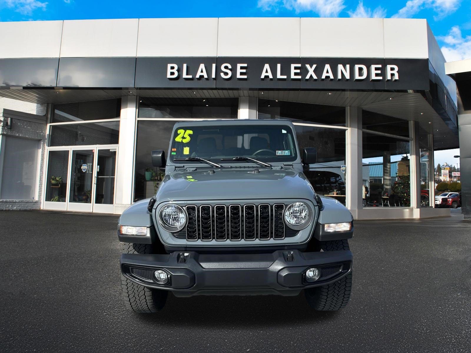 Used 2025 Jeep Gladiator Sport Truck Crew Cab