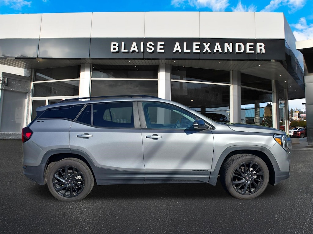 Used 2023 GMC Terrain SLE SUV