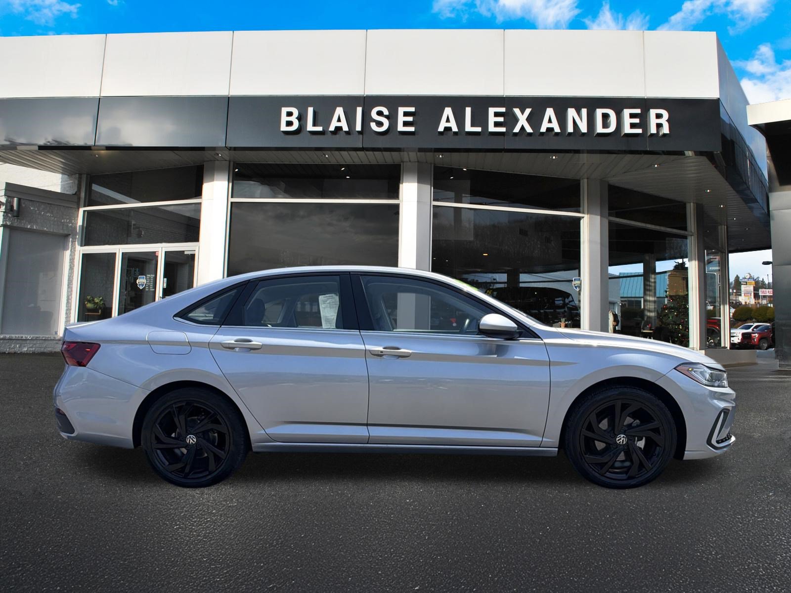 Used 2025 Volkswagen Jetta SE SE Auto