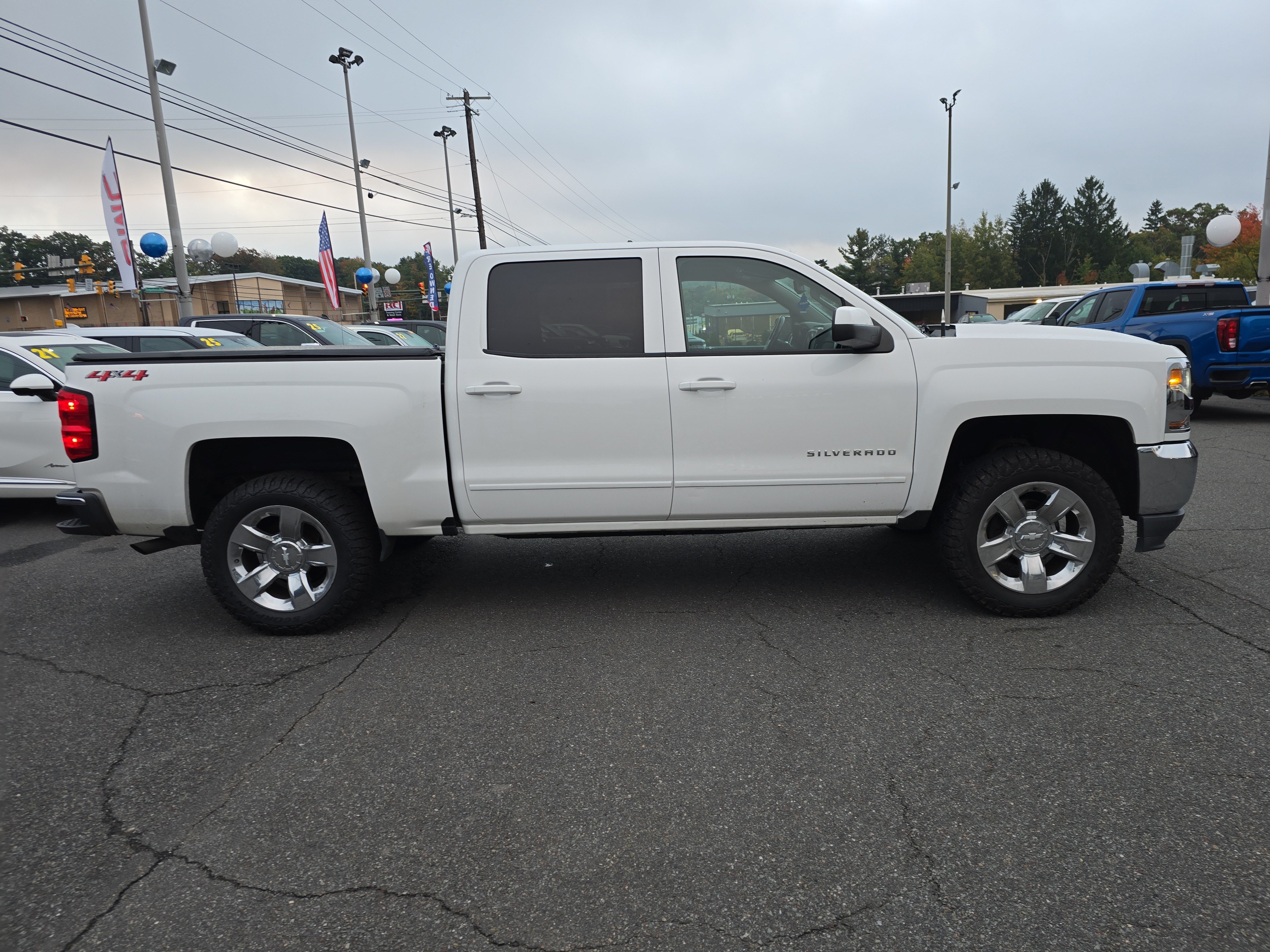 Used 2018 Chevrolet Silverado 1500 LT w/1LT Truck Crew Cab