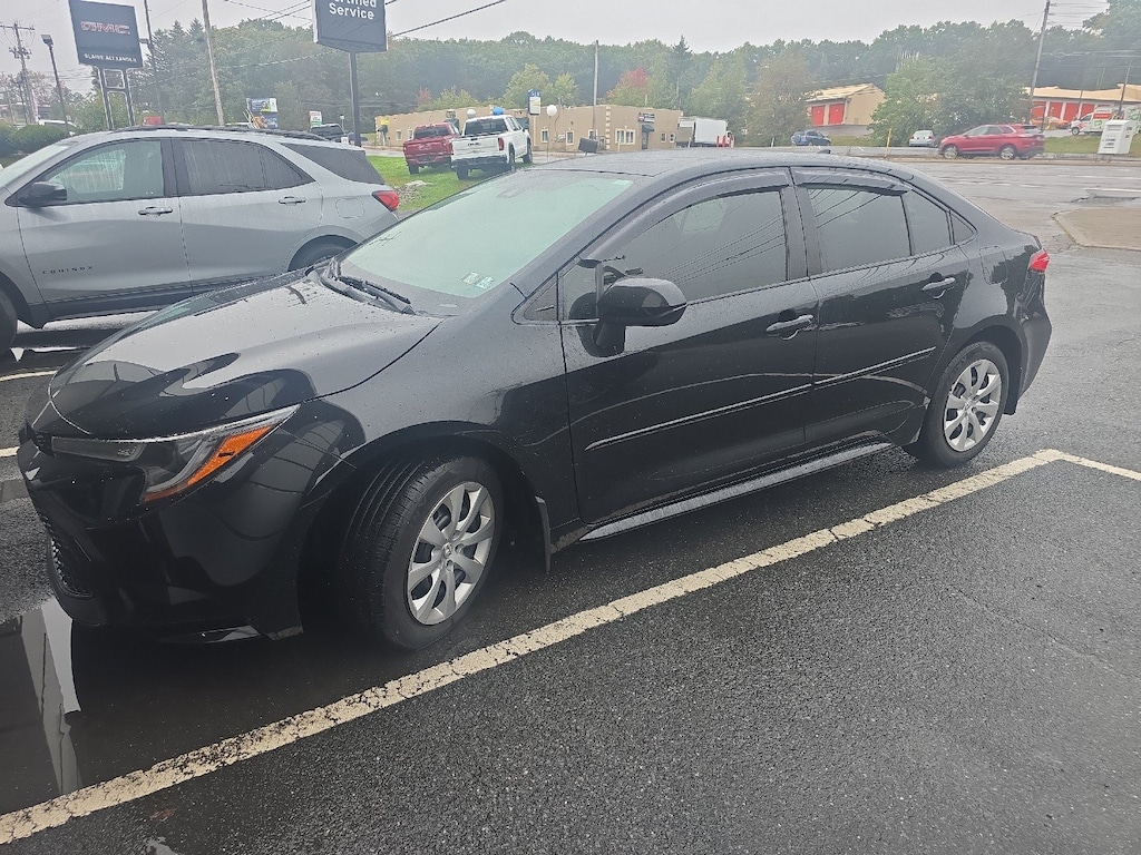 Used 2020 Toyota Corolla LE Sedan
