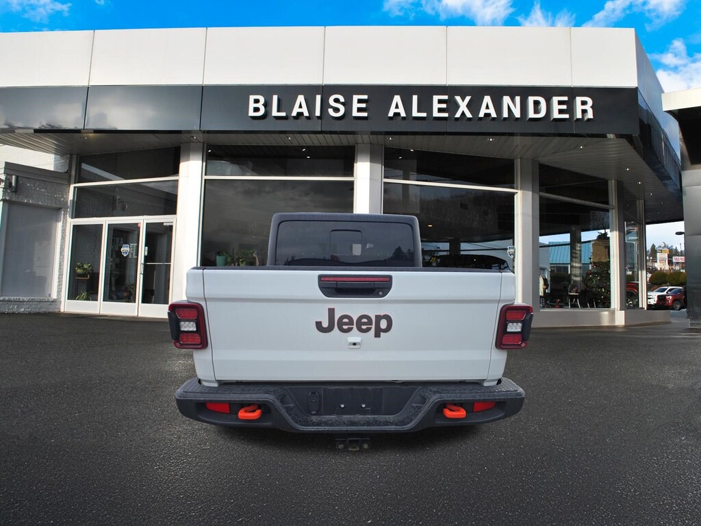 Used 2025 Jeep Gladiator Mojave Truck Crew Cab