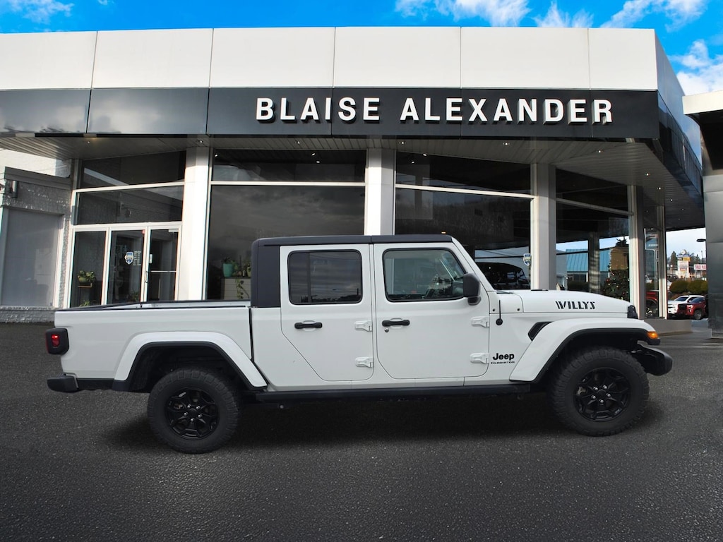 Used 2022 Jeep Gladiator Sport Truck Crew Cab