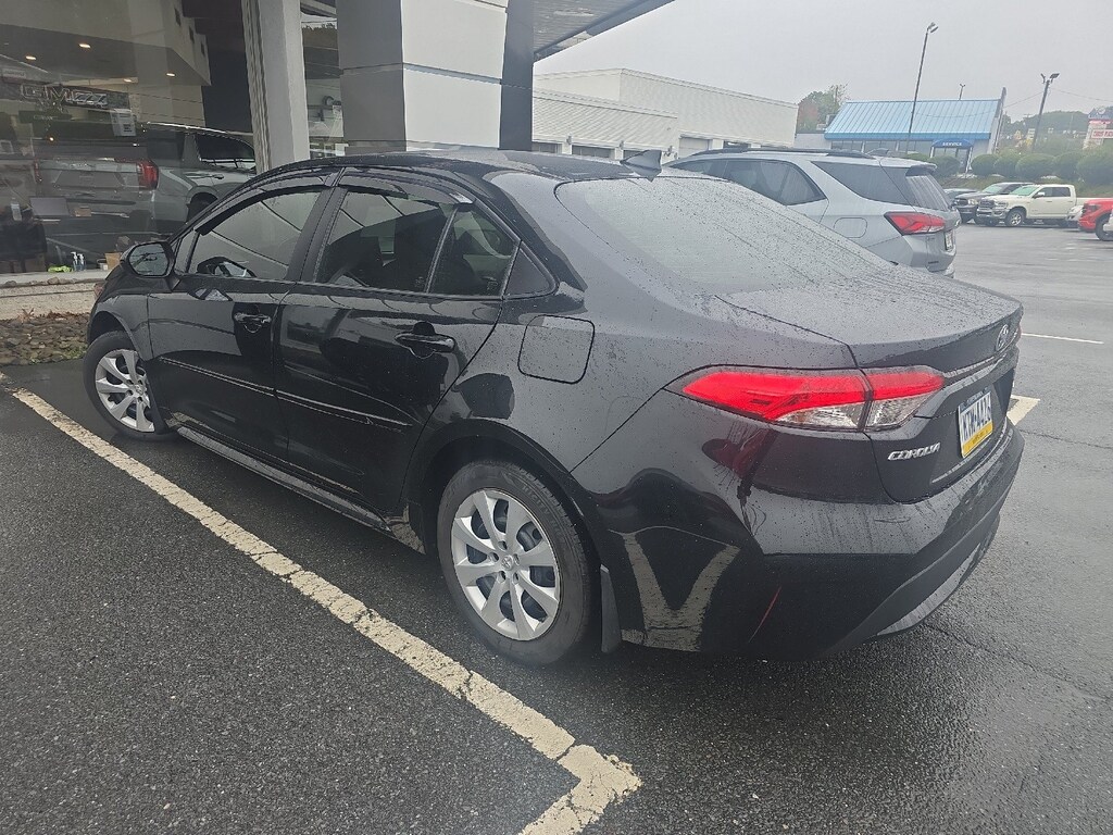 Used 2020 Toyota Corolla LE Sedan