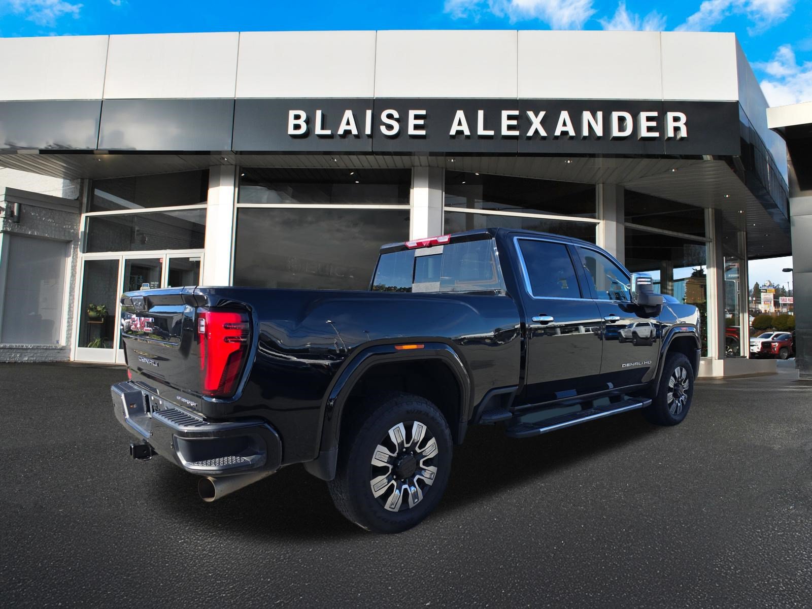 Used 2025 GMC Sierra 2500 HD Denali Truck Crew Cab