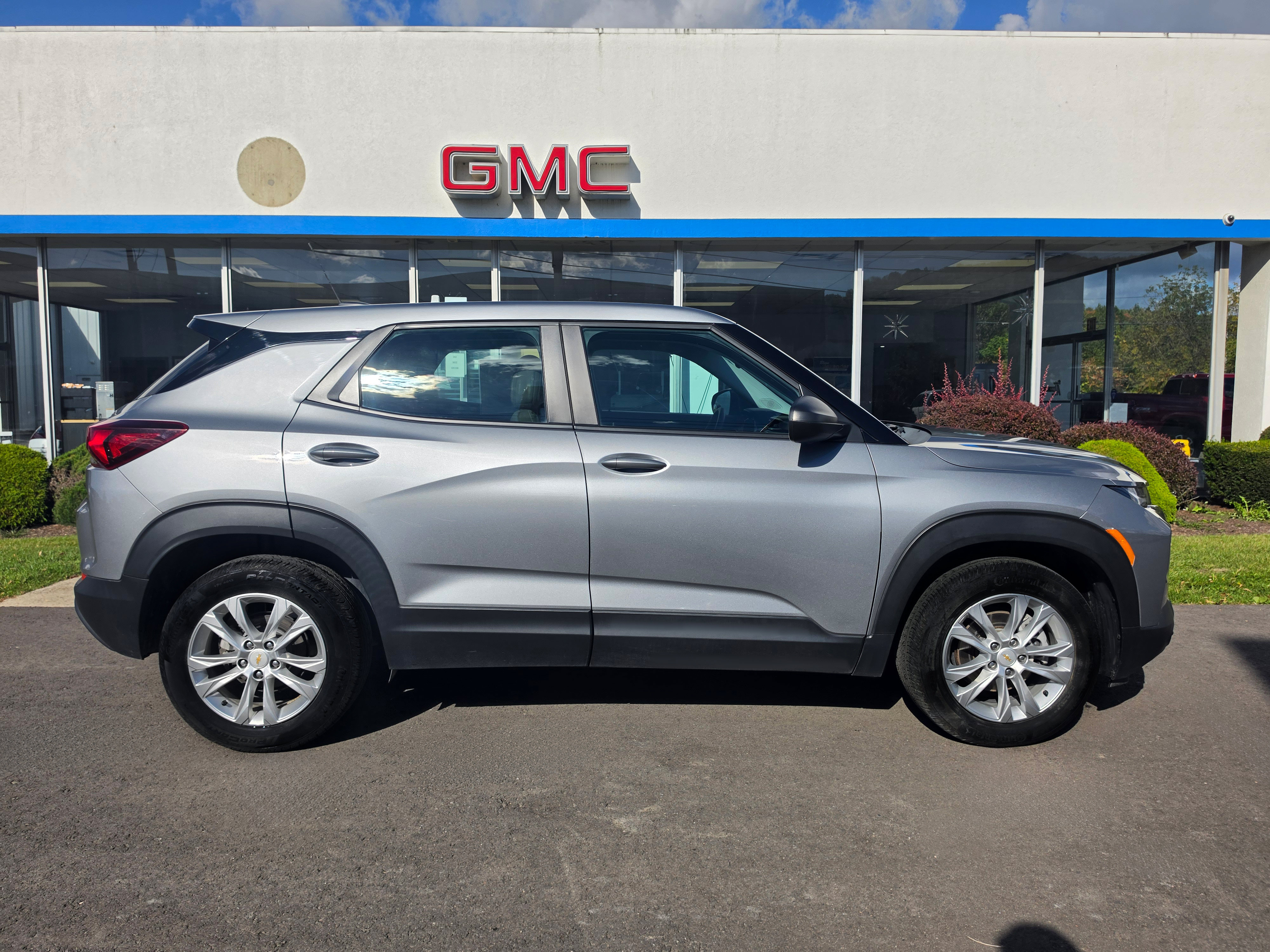 Used 2023 Chevrolet Trailblazer LS SUV
