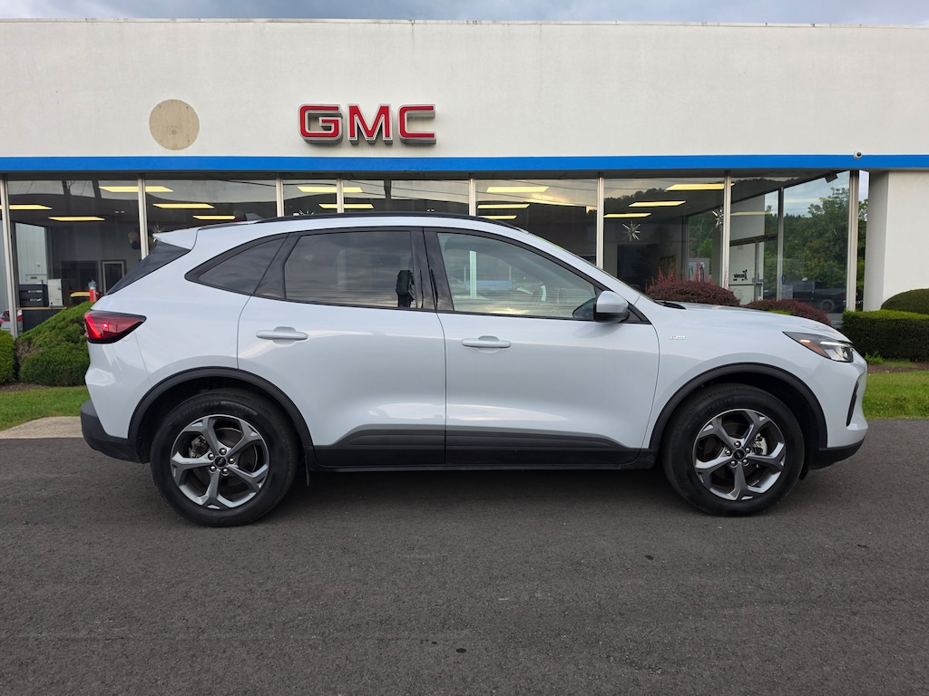 Used 2025 Ford Escape ST-Line Select SUV